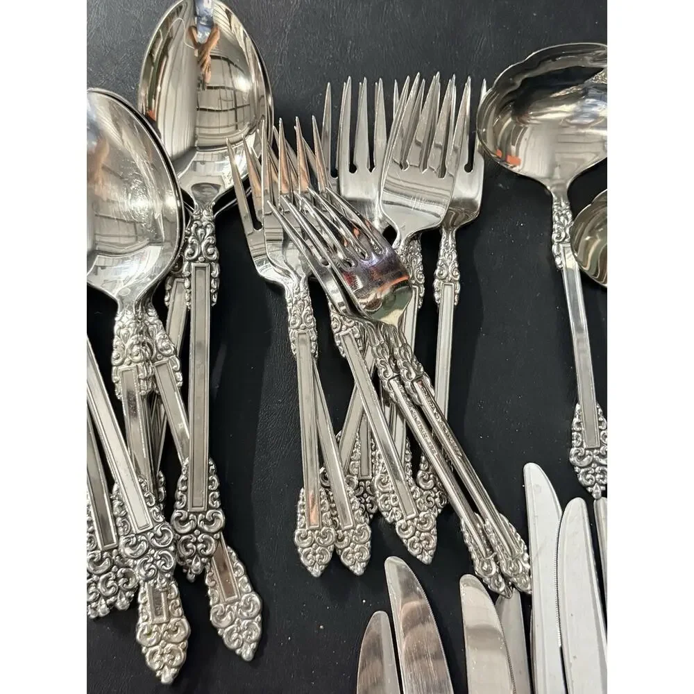 80 Pc Oneida Rembrandt Stainless Flatware Forks Spoons Knives Ladles Serving Set